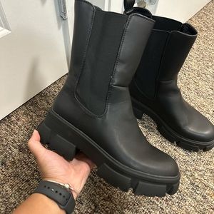 Platform Chelsea Boots